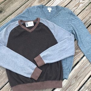 Vneck sweater lot